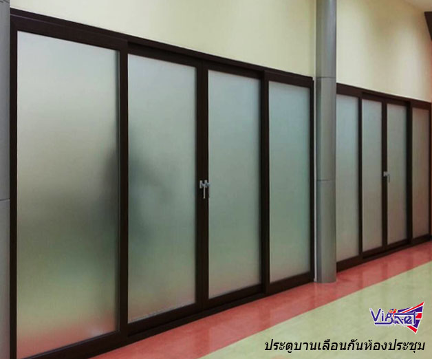 ฟิล์มติดกระจก ประตูบานเลื่อนลายไม้ upvc