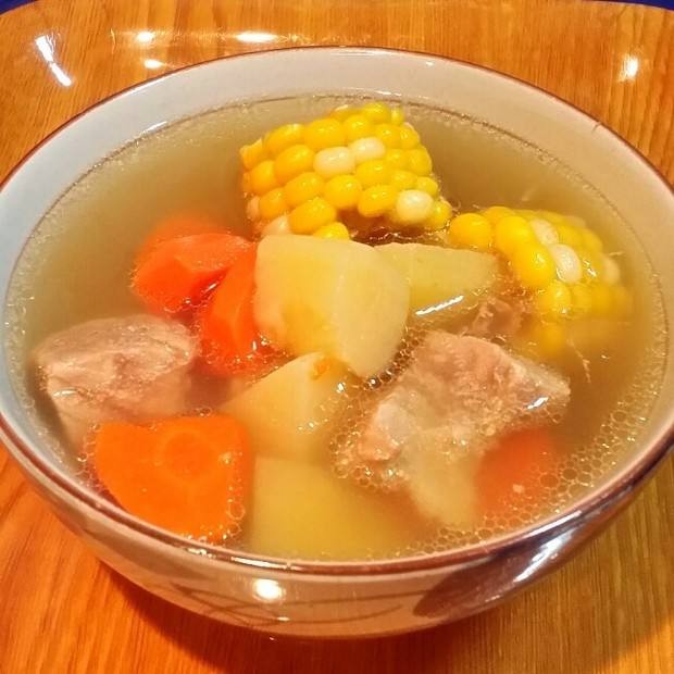蕃茄薯仔粟米牛肉汤煲法简单。