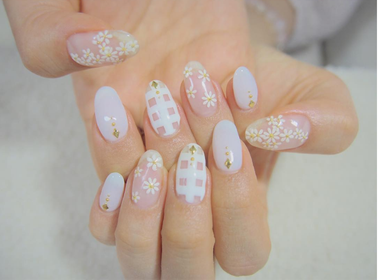 nail