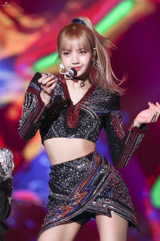 BLACKPINK成員Lisa「萬年不動瀏海」的秘密