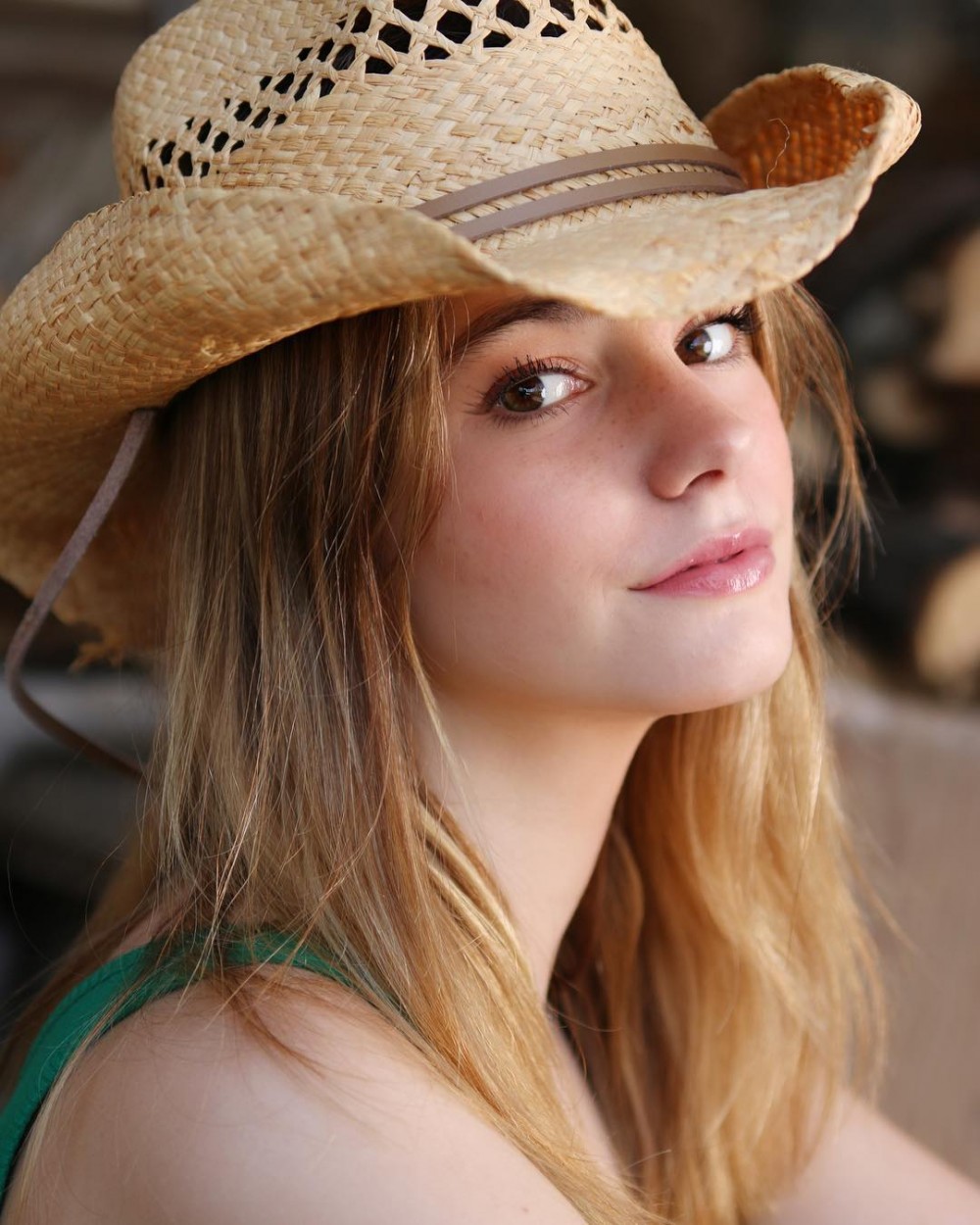 網球美少女Makenzie Raine的樣貌與Emma Watson相似,被封為「網球界Emma Watson」