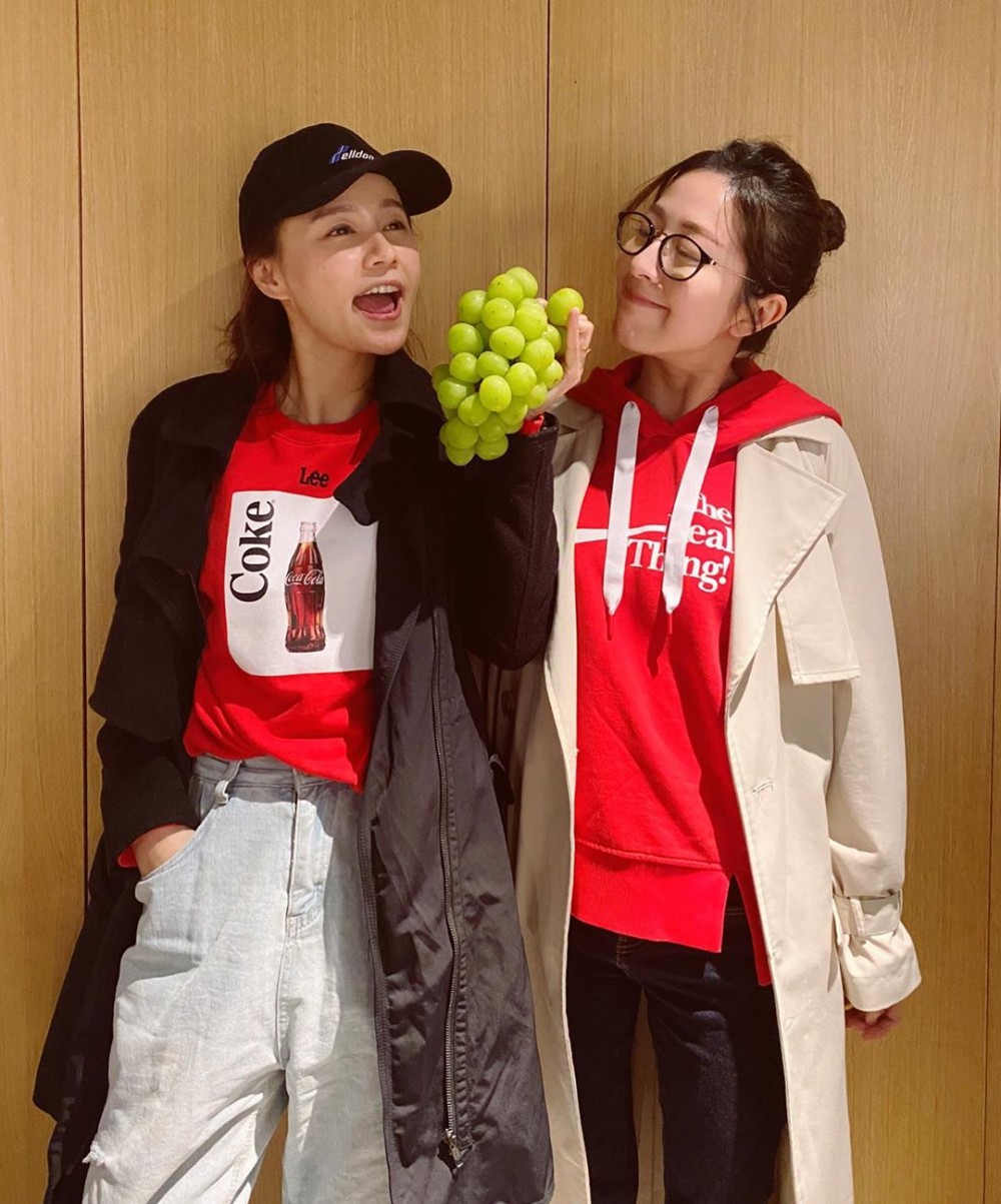 因為妳們本身有著相似的價值觀,所以有時也影響衣著、喜好、談吐、思維都很相約,有時會不約而同同一個時間說出同一句說話