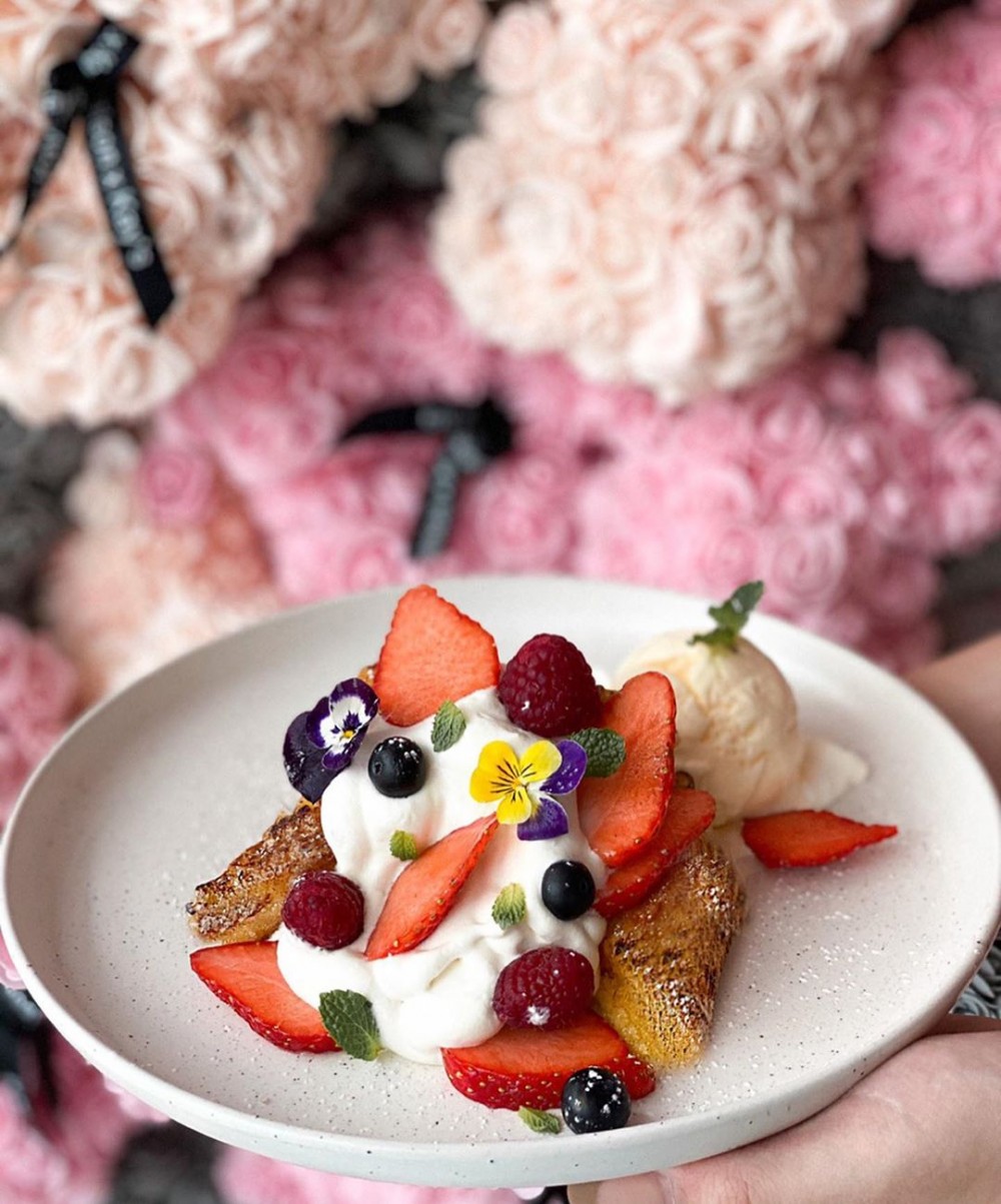 泰國曼谷2萬朵花大型花牆 Kay’s Boutique Breakfast