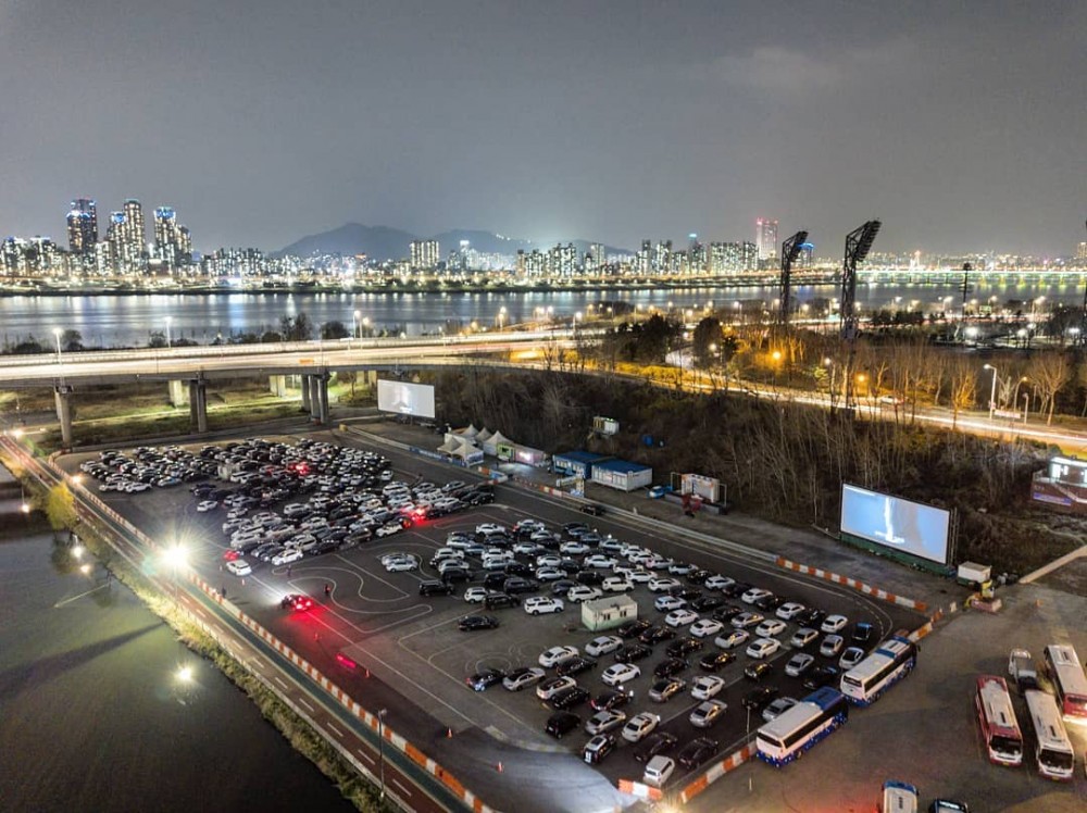 韓國 疫情 露天汽車電影院