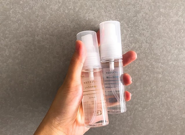 MUJI無印良品的「口罩芬香噴霧」MASK REFRESHMENT SPRAY MASK REFRESHMENT SPRAY ,備有柑橘和薄荷兩種香氣
