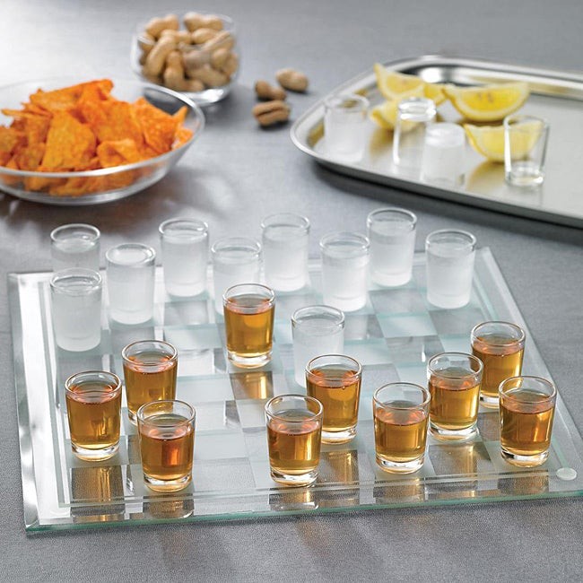 「烈酒西洋棋」Shot Glass Chess Set