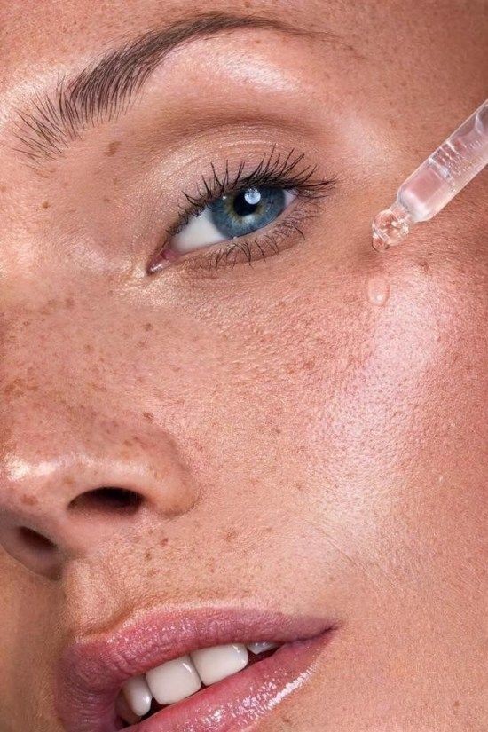 按壓方式塗美白精華可加快吸收