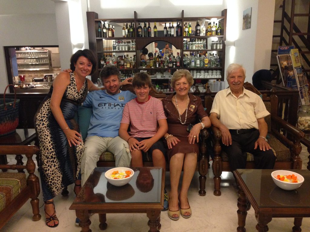 Stamatis' family: Kaliopi, Stamatis, Iannis (Kiliopi's son), Kula and Manolis