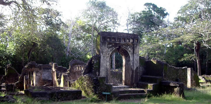 http://s3-ap-southeast-1.amazonaws.com/gounesco.com/wp-content/uploads/2014/05/09143349/gede-ruins.jpg