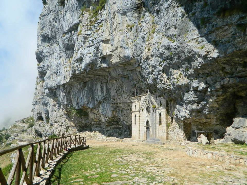 Image 4 - The sanctuary, carved in the mountain