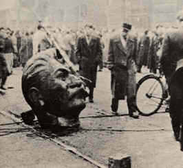 Ruined statue of Stalin. Source: http://www.historylearningsite.co.uk/