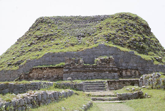 The Dharmarajika Stupa Photo credit: http://www.orientalarchitecture.com/sid/575/pakistan/taxila/dharmarajika-stupa