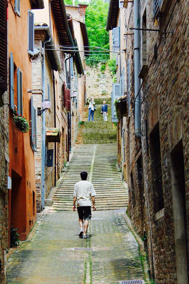 An Urbinate way towards the Parco della Resistenza