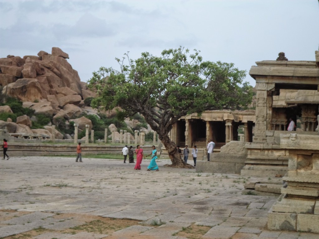 colonnades all around the temple
