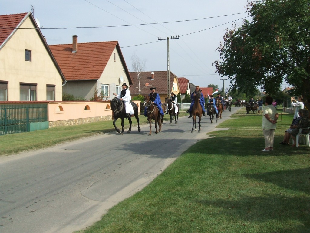 Horse-herds at the beggining of the march