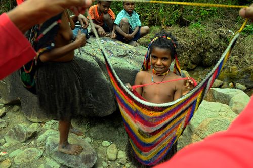Noken handcraft of the people of Papua - Indonesia PAPUAN NOKEN BAG Noken handcraft of the people of Papua - Indonesia PAPUAN NOKEN BAG