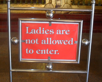 ladies-are-not-allowed-to-enter-sign-maha-myat-muni-paya-mandalay-myanmar