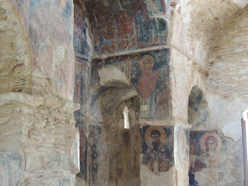 Detail of frescoes, south west angle chamber photo by Kristalia Melessanaki