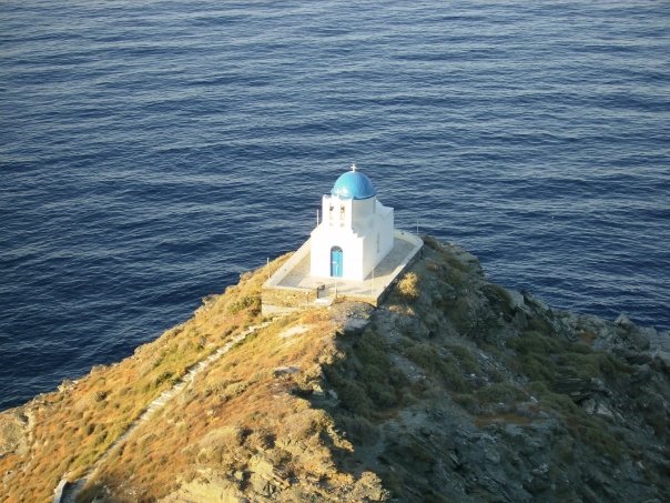 Blue-domed_Greek_Orthodox_church_in_Sifnos_island_photo_by_Angelos_Koumaras