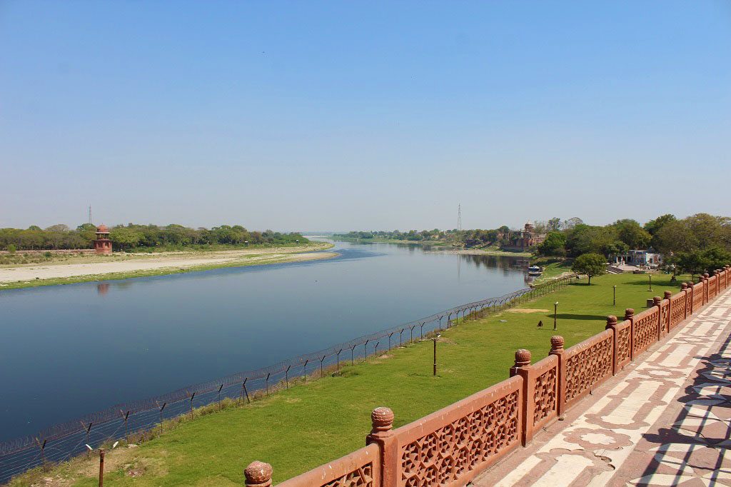 Yammuna river aside Taj Mahal