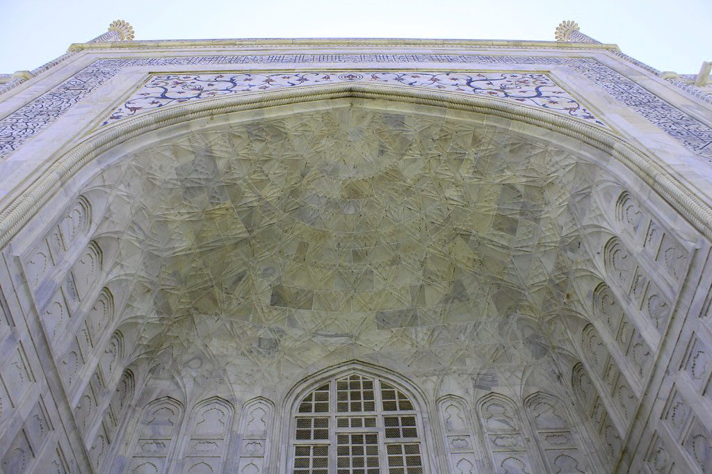 Mumtaz Mahal Tomb's entrance