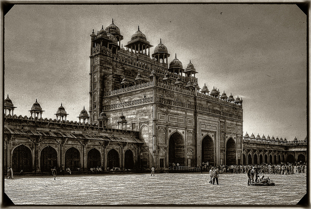 Fatehpur Sikri Buland Darwaza Photo Courtesy: Daniel Mennerich from Flickr