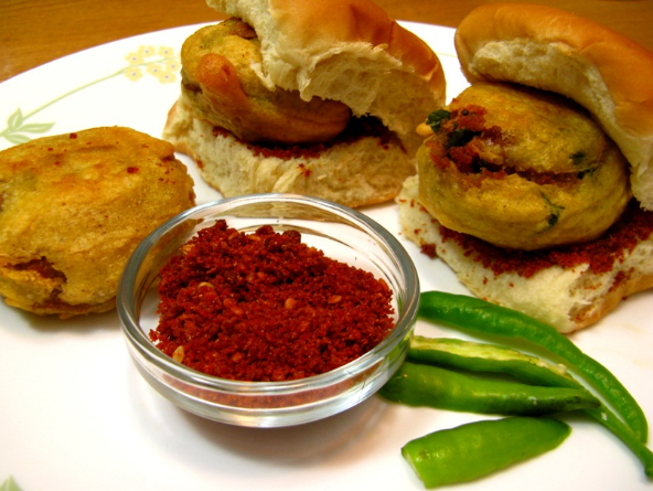 Vada Pav Image Courtesy: en.wikipedia.org