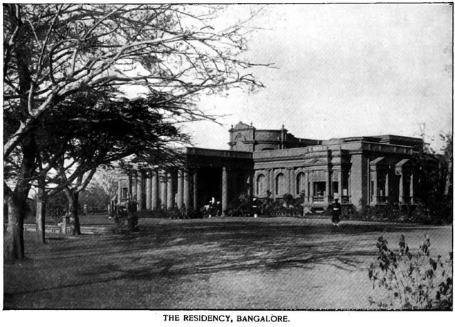 Bangalore Residency (now governor's office) around 1895 Antiquity, the vast Empire of the East. Historical Publishing Company. Philadelphia., Public Domain, https://commons.wikimedia.org/w/index.php?curid=27776472