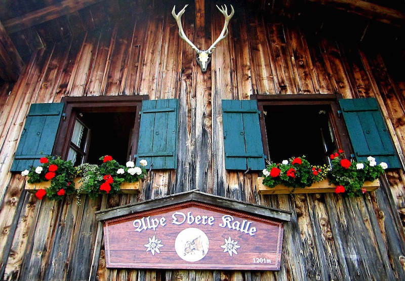 This malga has turned from a shelter for shepherds to a popular restaurant. Photo credit: Pixabay