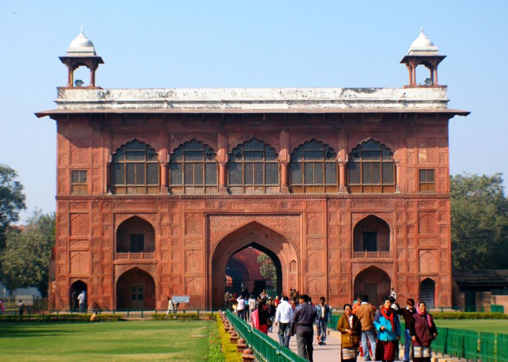 Tourists at the Naubat Khana. Photo credit: Nathan Hamm via Flickr