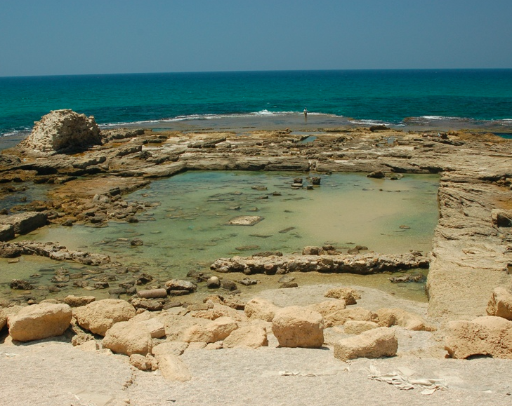 roman-concrete-bath-ruins-caesarea