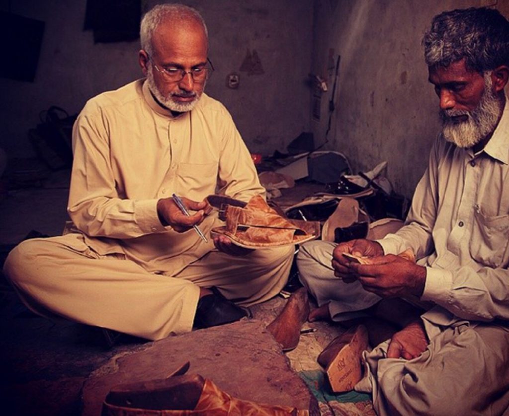 Photo credit: peshawari-chappal.tumblr