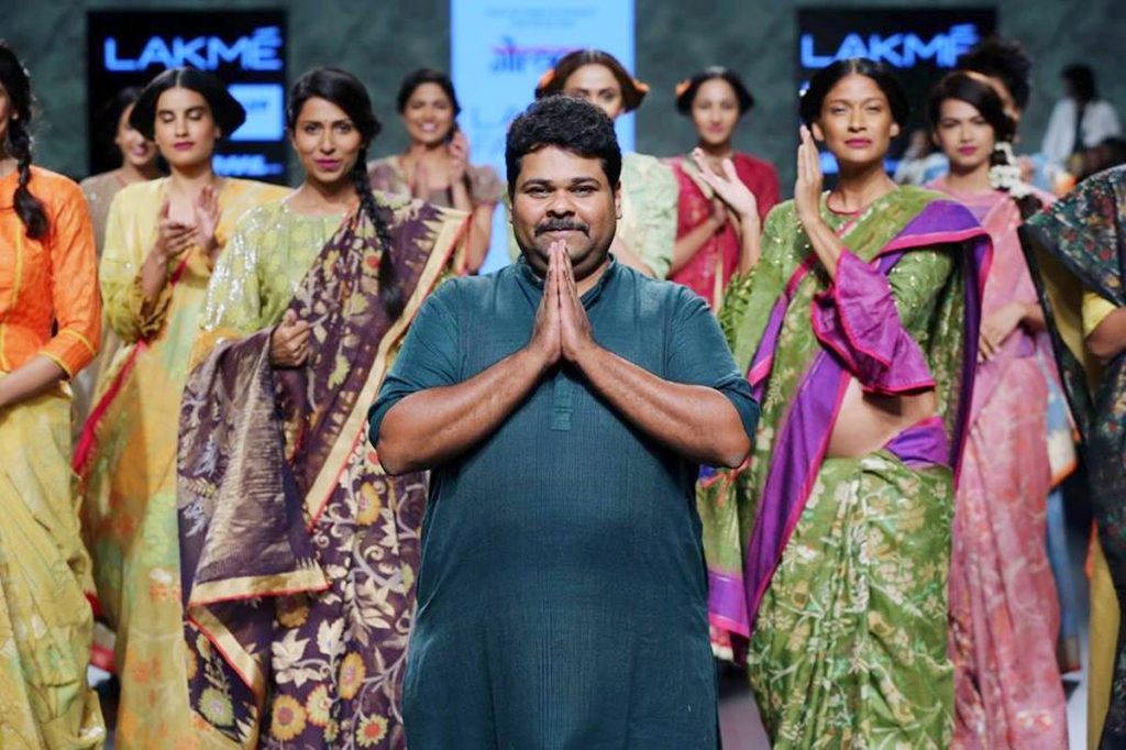 Gaurang Shah poses with ramp models at the recently concluded Lakme Fashion Week.