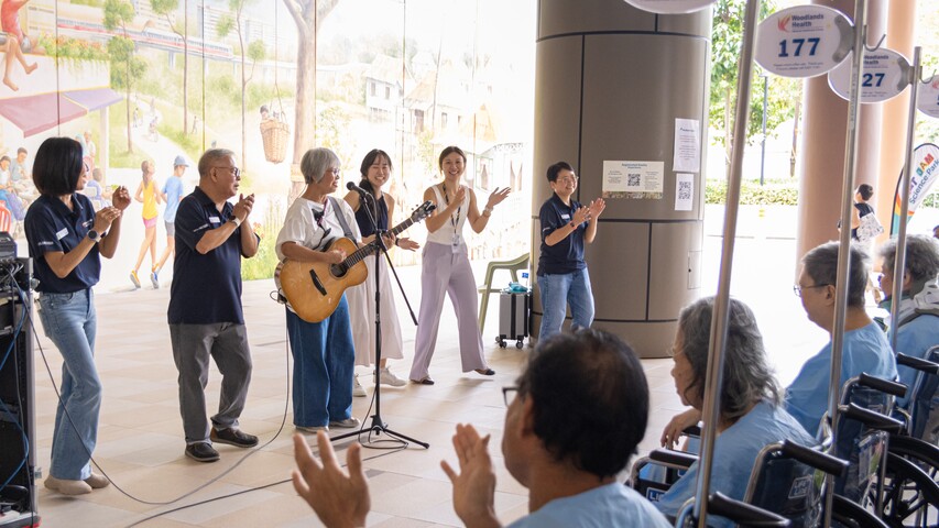 Sing’theatre launches free monthly lunchtime concert series at Woodlands Hospital