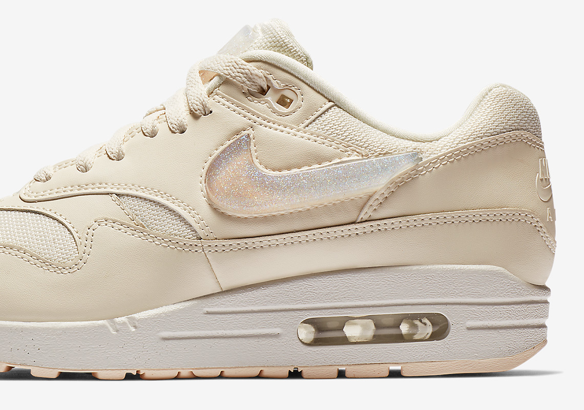 https://sneakernews.com