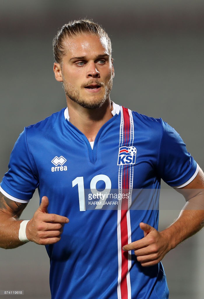 他们是被正职耽误的足球员?「冰岛足球队」兼