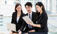 Asian-businesspeople-working-123RF