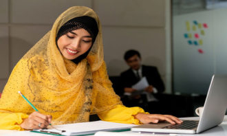 working-Malaysian-woman-123RF