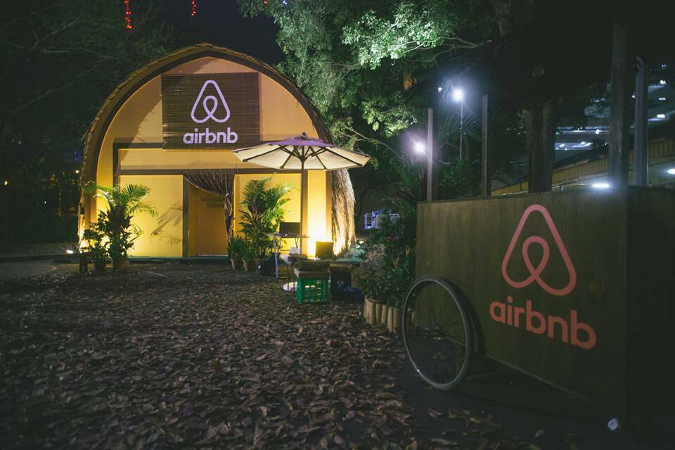 LOOK Airbnb you to its 3D home Marketing Interactive