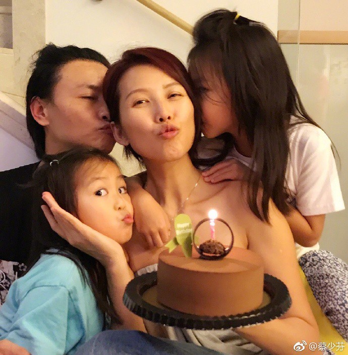 4c0aec55gy1fjmcu0dd9yj20qo0r6wkz