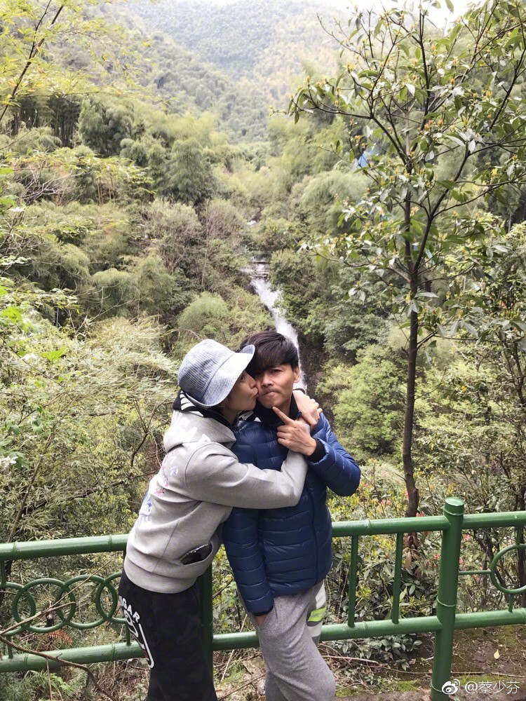 4c0aec55ly1feiv9uf4zdj20ku0rswom