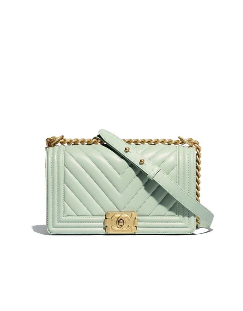 boy_chanel_handbag-sheet.png.fashionImg.hi-6
