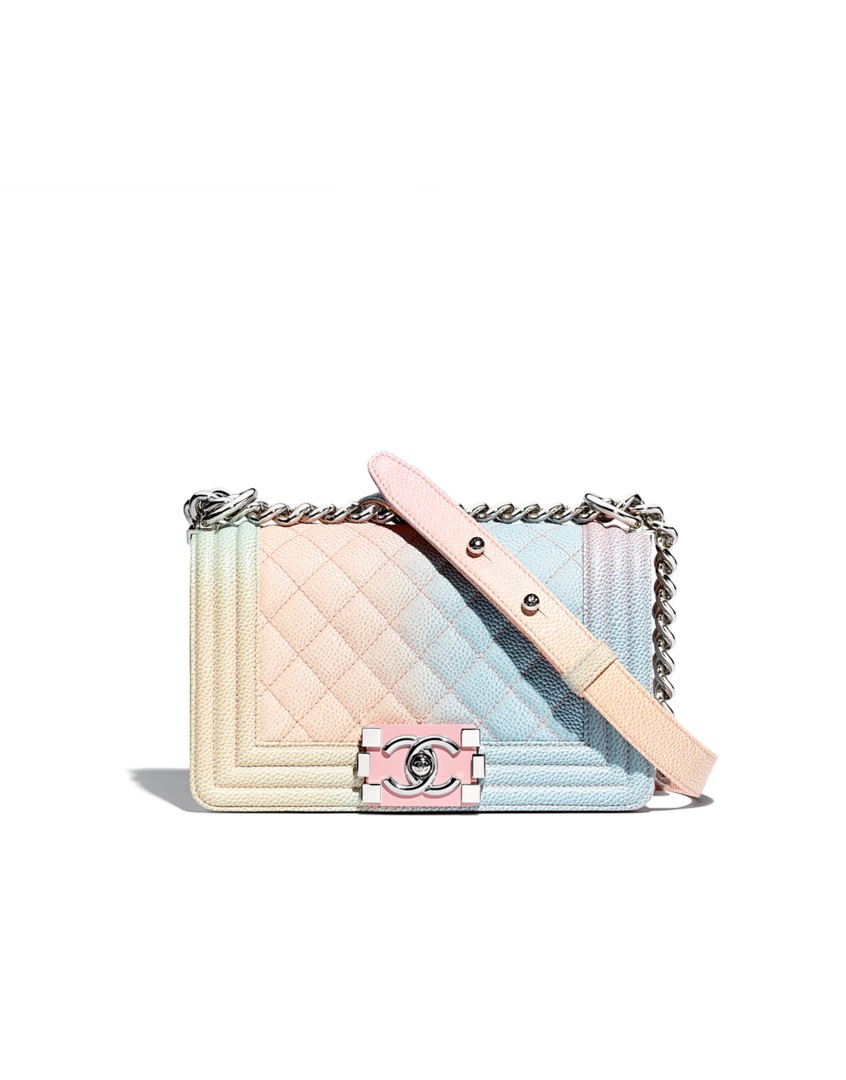 small_boy_chanel_handbag-sheet.png.fashionImg.hi-2