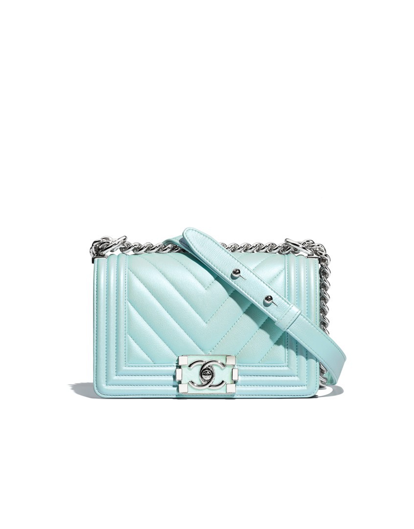 small_boy_chanel_handbag-sheet.png.fashionImg.hi