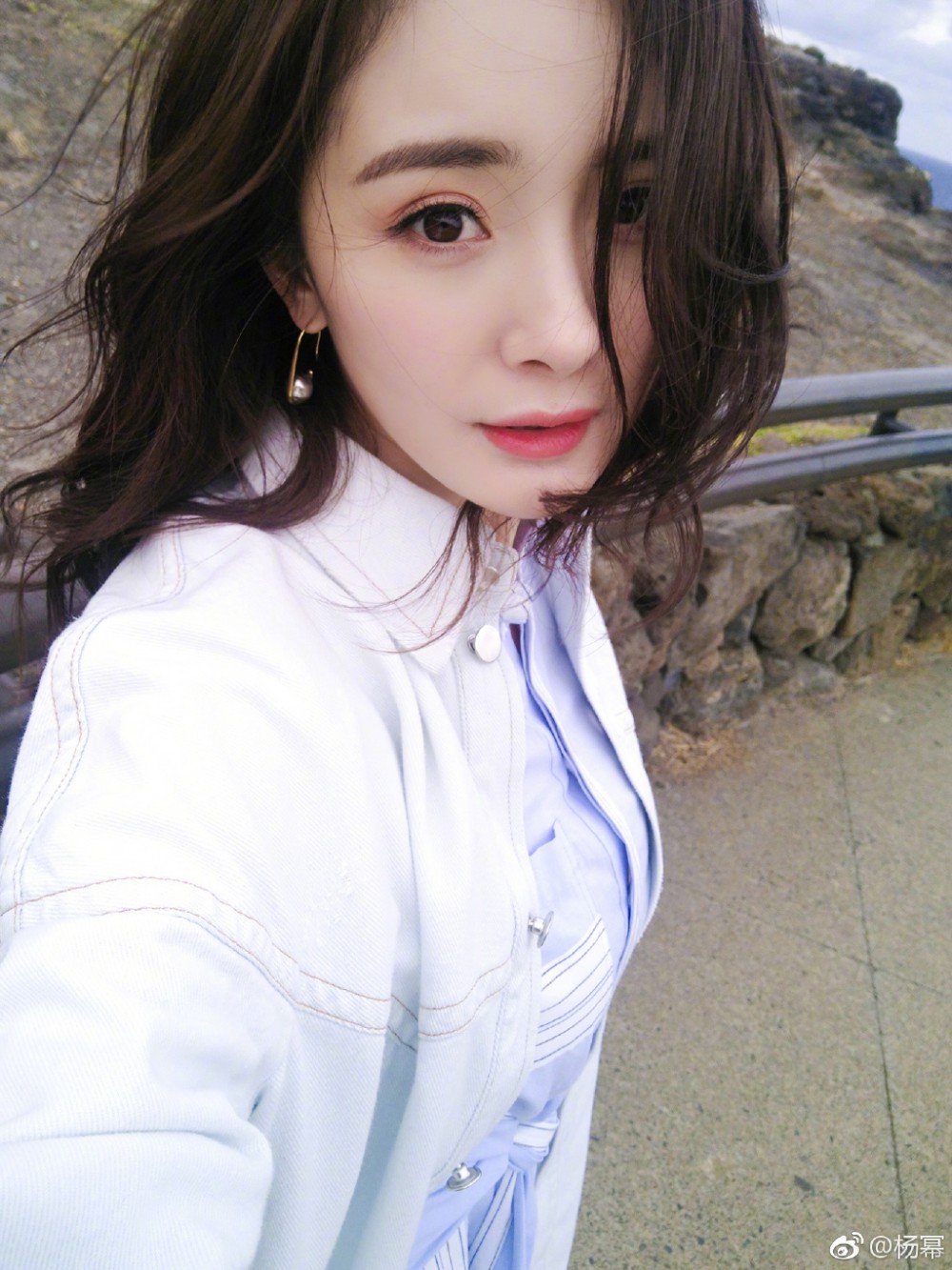 楊冪@Weibo