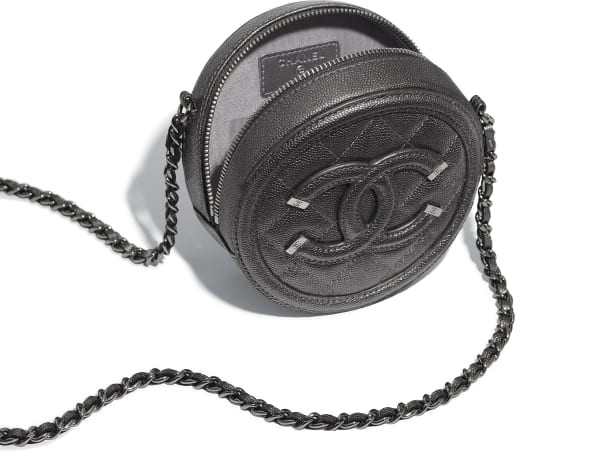 clutch-with-chain-silver-metallic-grained-lambskin-ruthenium-finish-metal-packshot-other-a81599y333450b858-8805002477598