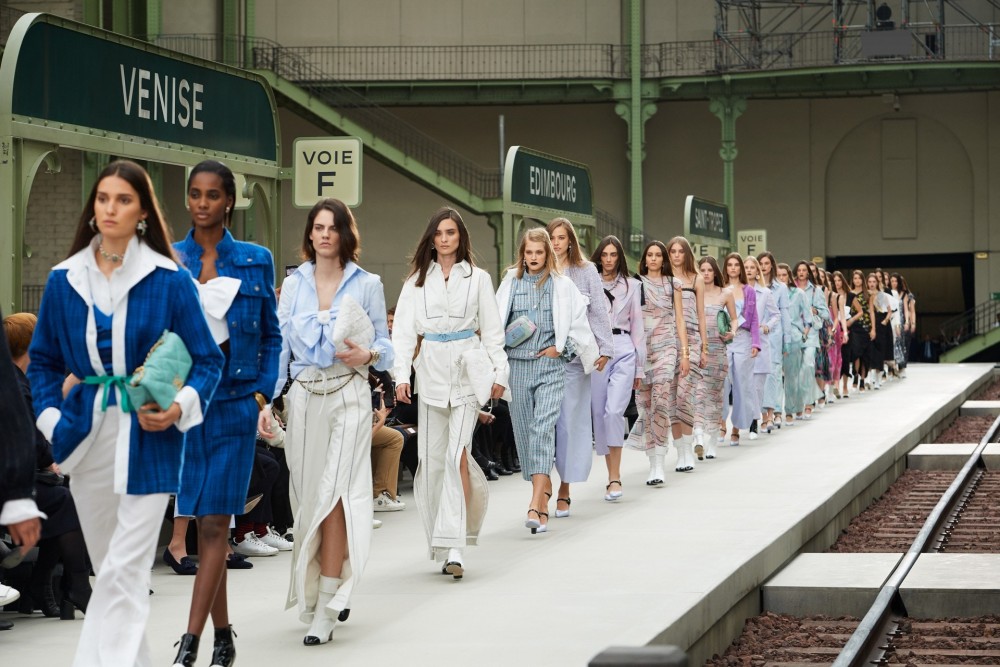 告別「老佛爺」!CHANEL攜手Virginie Viard展開全新旅程!