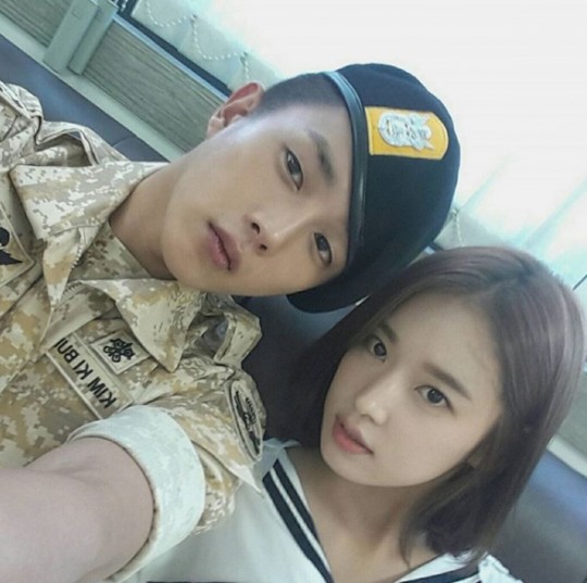 tenasia http://tenasia.hankyung.com/archives/890451