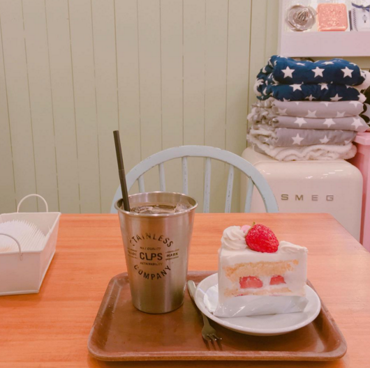 instagram https://www.instagram.com/p/BDf68TqjxgJ/?tagged=chocolatyum