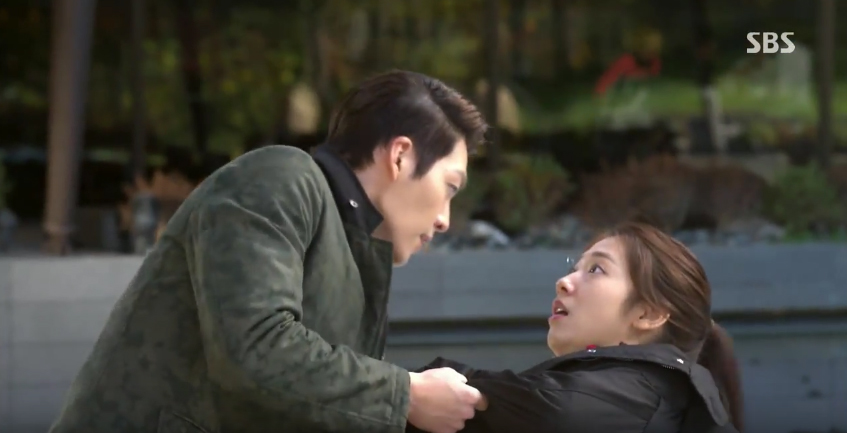 The Heirs swimming pool scene